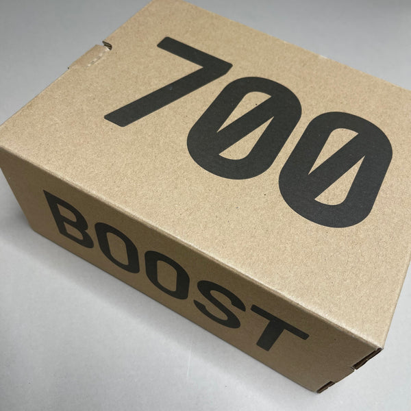 Yeezy 700 Boost UK9
