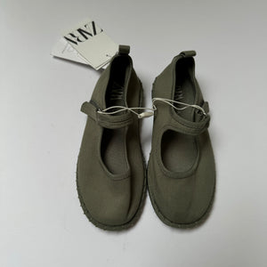 Zara Plimsoles UK8