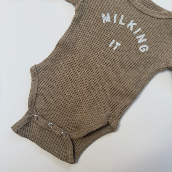 Claude & Co 'Milking It' Body 3-6M
