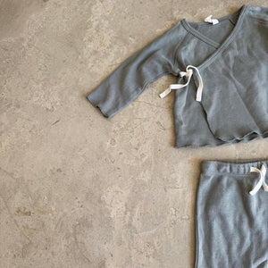 Quincy Mae Wrap Top + Footed leggings Set 0-3M