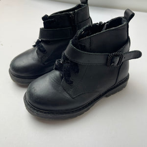 Zara Boots UK7